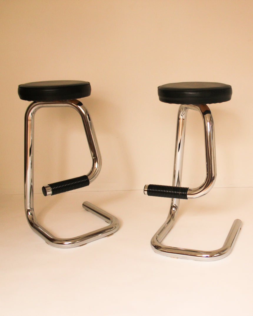 chrome vintage 1970s 70s paper clip stool kinetics seating stools vintage piazza instagram